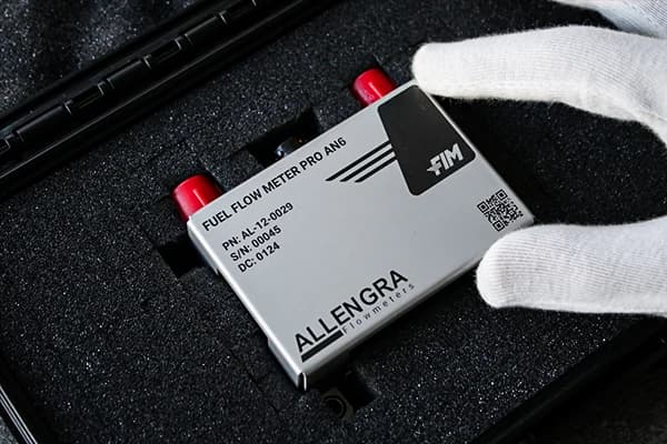 Misuratore di portata carburante PUM Allengra, flussometro WSBK e kit di visualizzazione e correzione dell'iniettore di carburante in tempo reale posizionati su colonne